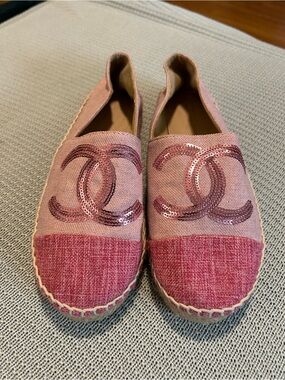 Chanel Pink Sequin CC Espadrilles Flat -
Excellent Exterior / Flawed Lining